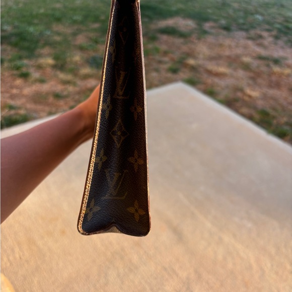 Louis Vuitton vintage toiletry pouch 26 - Picture 3 of 8